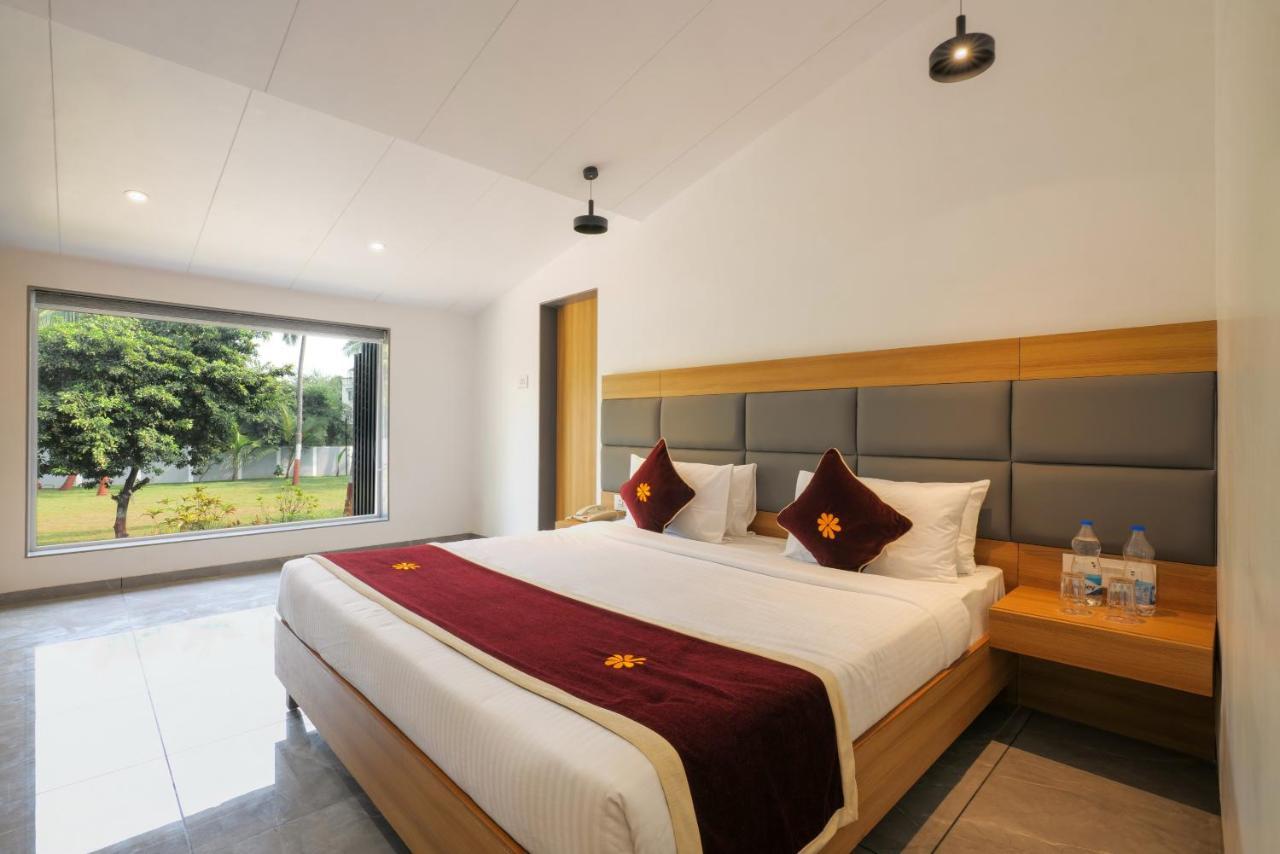 Gold Beach Villa Daman Eksteriør billede